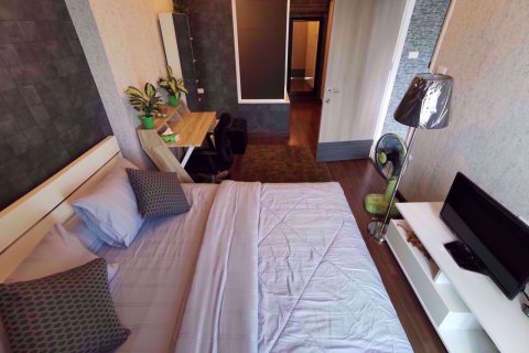 Condominio de 1 dormitorio en Huai Khwang, Bangkok, Tailandia № 76769 - foto 6