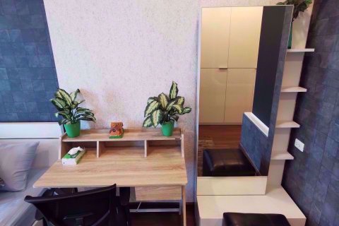Condominio de 1 dormitorio en Huai Khwang, Bangkok, Tailandia № 76769 - foto 5