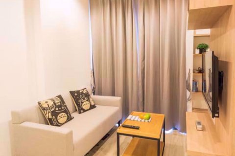Condominio de 1 dormitorio en Huai Khwang, Bangkok, Tailandia № 76773 - foto 3