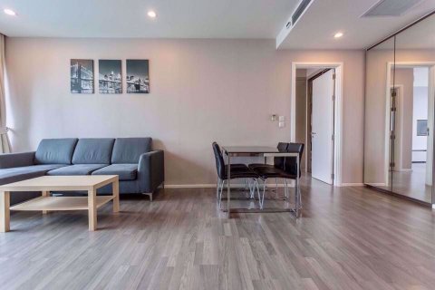 Condominio de 2 dormitorios en Khlong Toei, Bangkok, Tailandia № 76771 - foto 3