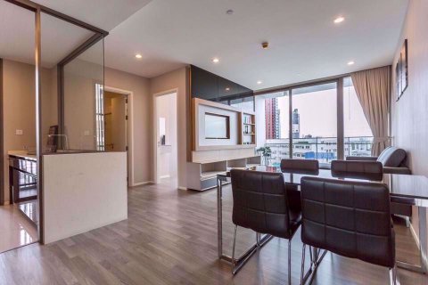 Condominio de 2 dormitorios en Khlong Toei, Bangkok, Tailandia № 76771 - foto 4