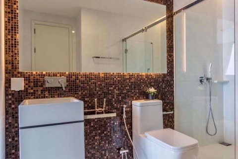 Condominio de 2 dormitorios en Khlong Toei, Bangkok, Tailandia № 76771 - foto 14