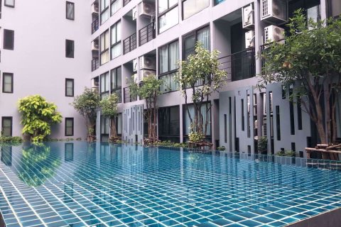 Condominio de 2 dormitorios en Khlong San, Bangkok, Tailandia № 76774 - foto 10