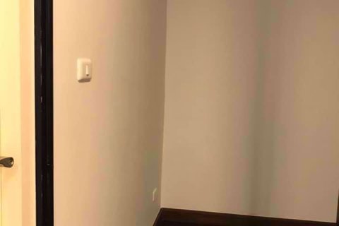 Condominio de 2 dormitorios en Khlong San, Bangkok, Tailandia № 76774 - foto 4