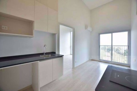Condominio de 1 dormitorio en Huai Khwang, Bangkok, Tailandia № 76452 - foto 2