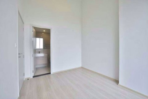 Condominio de 1 dormitorio en Huai Khwang, Bangkok, Tailandia № 76452 - foto 5
