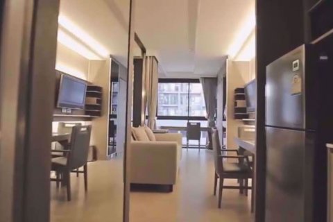 Condominio de 1 dormitorio en Khlong Toei, Bangkok, Tailandia № 76455 - foto 3