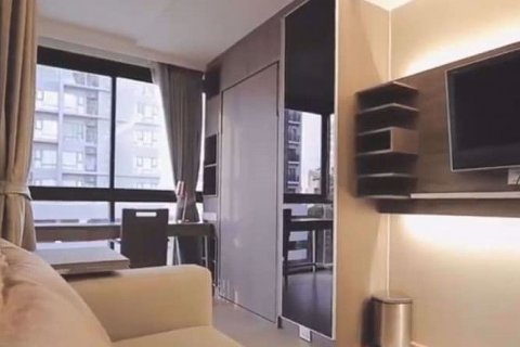 Condominio de 1 dormitorio en Khlong Toei, Bangkok, Tailandia № 76455 - foto 2