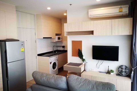 Studio in the Condo in Huai Khwang, Bangkok, Thailand  № 76454 - Foto 2