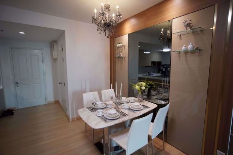 Condominio de 2 dormitorios en Khlong San, Bangkok, Tailandia № 76645 - foto 5