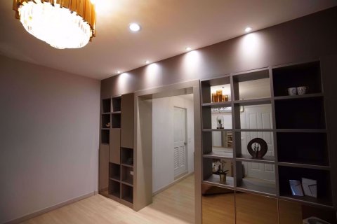 Condominio de 2 dormitorios en Khlong San, Bangkok, Tailandia № 76645 - foto 13