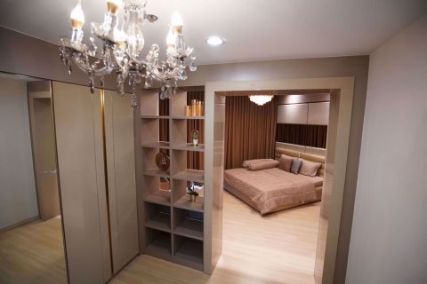 Condominio de 2 dormitorios en Khlong San, Bangkok, Tailandia № 76645 - foto 11