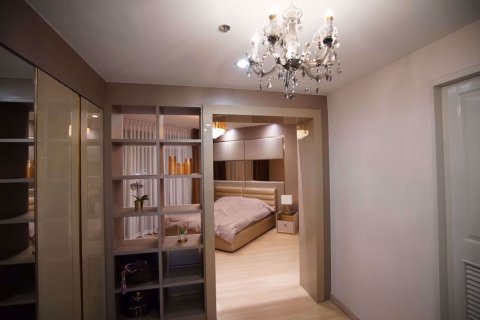 Condominio de 2 dormitorios en Khlong San, Bangkok, Tailandia № 76645 - foto 12