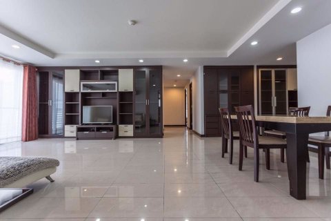 Condominio de 3 dormitorios en Watthana, Bangkok, Tailandia № 76647 - foto 2