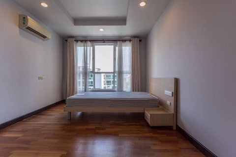 Condominio de 3 dormitorios en Watthana, Bangkok, Tailandia № 76647 - foto 26