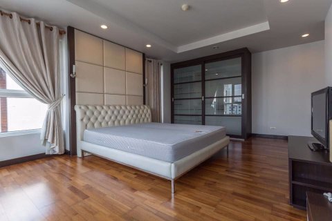 Condominio de 3 dormitorios en Watthana, Bangkok, Tailandia № 76647 - foto 14
