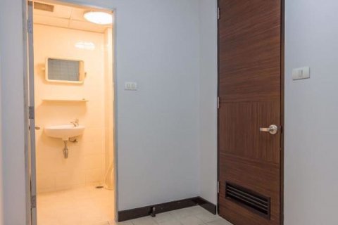 Condominio de 3 dormitorios en Watthana, Bangkok, Tailandia № 76647 - foto 10
