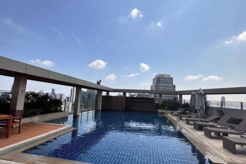 Condominio de 2 dormitorios en Khlong Toei, Bangkok, Tailandia № 76665 - foto 29