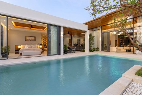 Villa in Phuket, Thailand 3 bedrooms № 74476