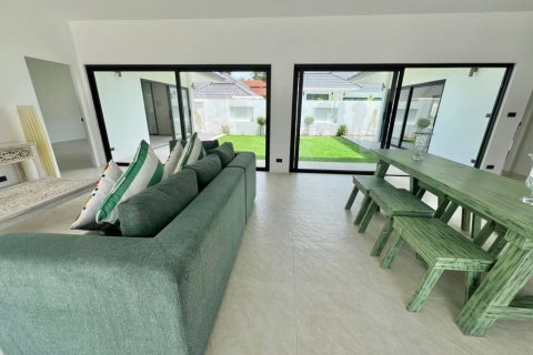 Chalet de 3 dormitorios en Surat Thani, Tailandia № 144591 - foto 6