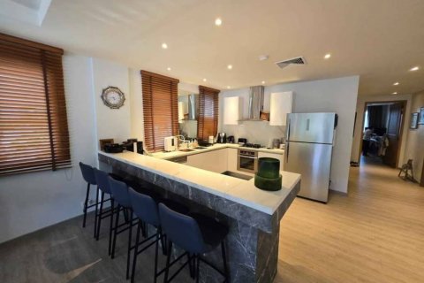 Condominio de 3 dormitorios en Phuket, Tailandia № 144592 - foto 4