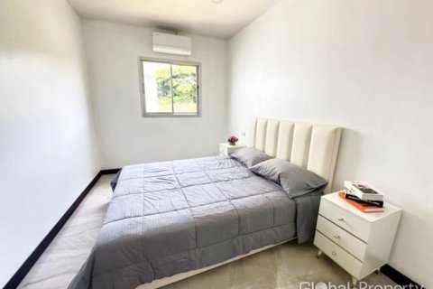 Casa de 4 dormitorios en Pattaya, Tailandia № 132327 - foto 5