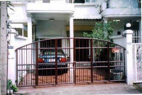 Adosado de 4 dormitorios en Bangkok, Tailandia № 143505 - foto 19