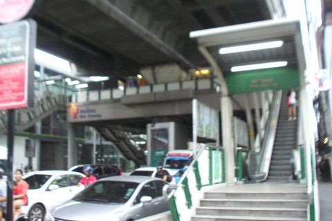 Reihenhaus in Bangkok, Thailand 4 Schlafzimmer № 143505