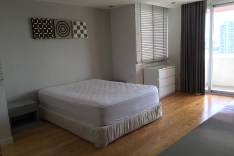 Condominio de 2 dormitorios en Bangkok, Tailandia № 143793 - foto 10