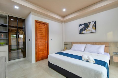 Casa de 3 dormitorios en Chalong, Tailandia № 74345 - foto 7
