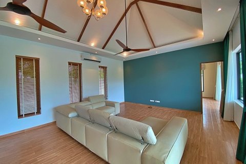 Casa de 4 dormitorios en Hua Hin, Tailandia № 125517 - foto 9
