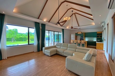 Casa de 4 dormitorios en Hua Hin, Tailandia № 125517 - foto 13