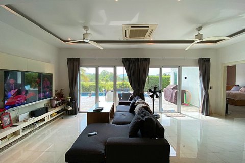 Casa de 3 dormitorios en Hua Hin, Tailandia № 125518 - foto 13