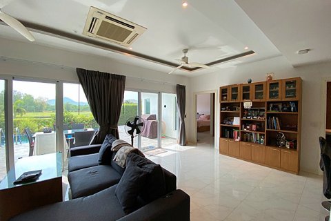 Casa de 3 dormitorios en Hua Hin, Tailandia № 125518 - foto 14