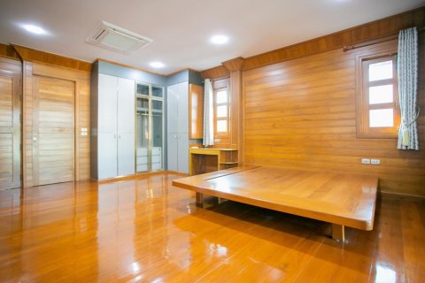 Casa de 3 dormitorios en Bangkok, Tailandia № 78619 - foto 13