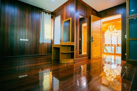 Casa de 3 dormitorios en Bangkok, Tailandia № 78619 - foto 10