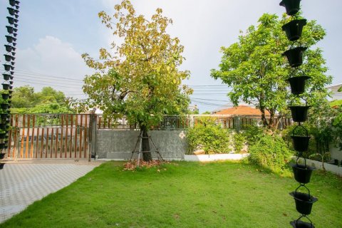 Casa de 3 dormitorios en Bangkok, Tailandia № 78619 - foto 2