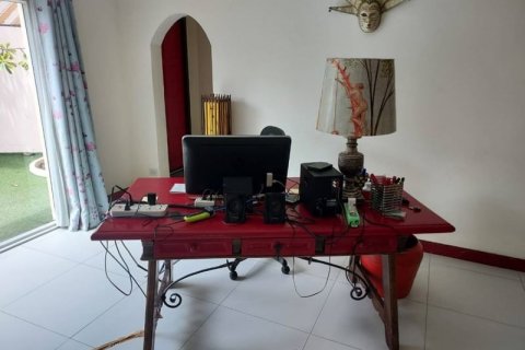 Condominio de 4 dormitorios en Pattaya, Tailandia № 101083 - foto 13
