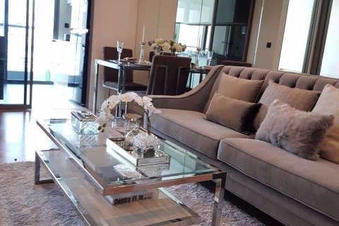 Condo à Bang Rak, Bangkok, Thaïlande, 1 chambre  № 76079 - photo 2