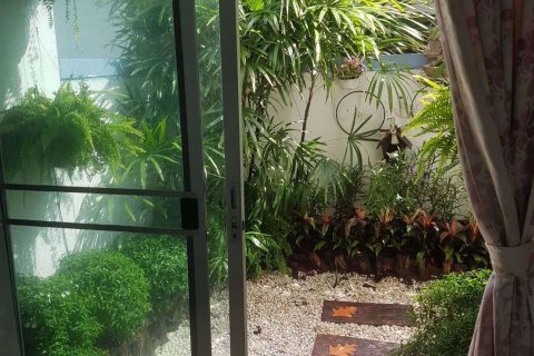 Casa de 3 dormitorios en Bang Kapi, Bangkok, Tailandia № 76075 - foto 12