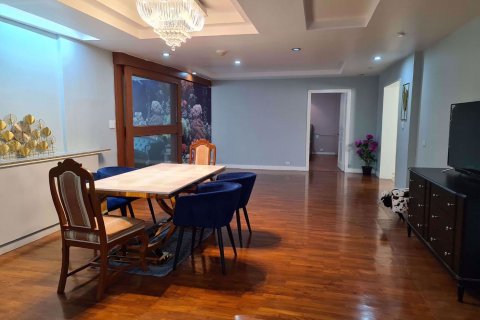 Condominio de 3 dormitorios en Khlong Toei, Bangkok, Tailandia № 76418 - foto 5