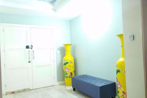 Condominio de 3 dormitorios en Khlong Toei, Bangkok, Tailandia № 76418 - foto 15