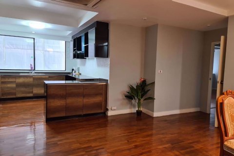 Condominio de 3 dormitorios en Khlong Toei, Bangkok, Tailandia № 76418 - foto 19