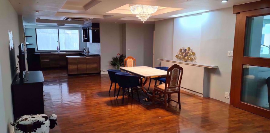 Condominio de 3 dormitorios en Khlong Toei, Bangkok, Tailandia № 76418