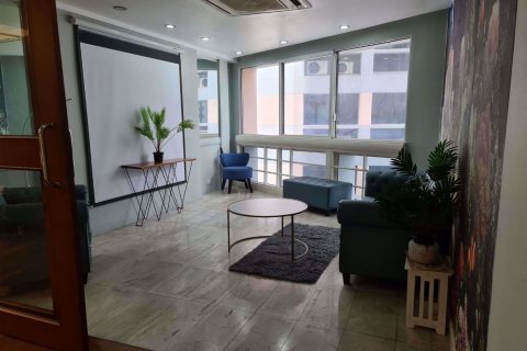 Condominio de 3 dormitorios en Khlong Toei, Bangkok, Tailandia № 76418 - foto 6