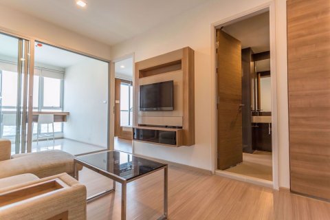 Condominio de 1 dormitorio en Khlong Toei, Bangkok, Tailandia № 76417 - foto 3