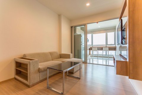 Condo in Khlong Toei, Bangkok, Thailand, 1 bedroom  № 76417