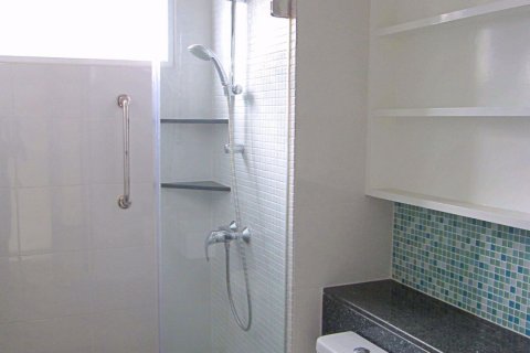 Condo in Khlong Toei, Bangkok, Thailand, 2 bedrooms № 76421 - photo 6