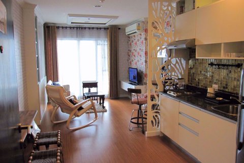 Condo in Khlong Toei, Bangkok, Thailand, 2 bedrooms  № 76421