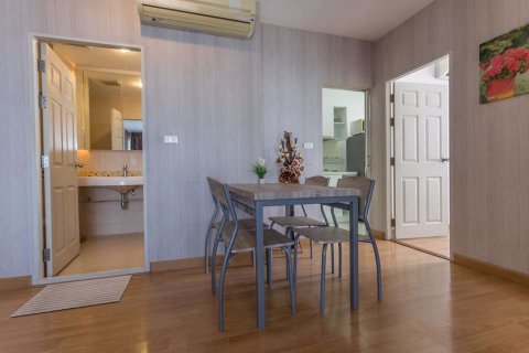 Condominio de 2 dormitorios en Chatuchak, Bangkok, Tailandia № 76436 - foto 11